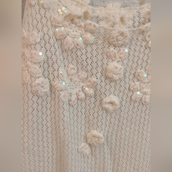 90s Crochet Sequin Cream Floral Top - Picture 4 of 8